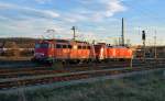 115 459 schleppe am 16.12.13 182 010 in den Güterbereich des Bahnhofs Bitterfeld.