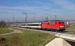 Am Morgen des 29. März 2014 positionierte ich mich für dieses Foto von IC 284 (Zürich HB - Stuttgart Hbf) beim alten Eutinger Bahnhof. 115 198-4 war an diesem Tag mit der Bespannung des Zuges betraut.