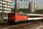 115 198 rollt mit dem SBB-Park in die Abstellgruppe des Stuttvarter Hbfs.