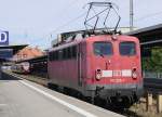 115 205-7 bei Rangierarbeiten im Bf Stralsund, 17.6.14. Im Hintergrund der fünfteilige DB-FLIRT 429 028.