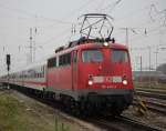 115 448-3 mit IC 2409(Rostock-Kln)bei der Bereitstellung im Rostocker Hbf.30.11.2014 