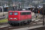 115 278-4 fährt vor zum Anspannen an den Ic 280 von Zürich HB nach Stuttgart Hbf,der auf Geleise 5 bereitsteht.Bild vom 16.12.2014