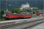 Im Schutz der Festung Kufstein warten die Gremberger 140 737 und die Nrnberger 139 552 auf dem Nebegleis auf neue Aufgaben.