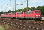 Der 139er/140er Schrottzug aus Seelze mit 140 809-5, 140 337-7, 140 768-3, 140 117-3, 139 163-0, 140 551-3, 140 547-1 und 140 712-1 steht bereit zur Verschrottung beimBender in Opladen am 29.05.2010