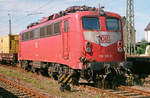 28. September 1999, Im Bahnhof Freilassing wartet die Lokomotive 139 135-8 auf den nächsten Einsatz.