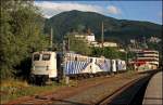 Zebras im Abendlicht: 139 312, 139 177 und 139 260 (9180 6 139 260-4 D-LM) stehen auf dem Abstellgleis in Kufstein und warten auf die nchsten Aufgaben. Im Hintergrund ist die Festung Kufstein. (09.07.2008) 

