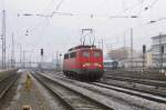 Heute vor genau 5 Jahren in Regensburg Hbf: Damals waren 139/140 hier der ganz normale Alltag wie heute die 185. 139 164 durchfhrt am 21.12.2007 Regensburg Hbf. Leider ist die Bildqualitt nicht die Beste, ich hatte damals nur eine schrottige Kompaktkamera. (Bild entstand vom Ende des Bahnsteig 8)