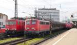 Würzburg Hbf., 1.Oktober 2014: 139 287 legt mit ihrem Güterzug eine Pause ein.Es kam  zu einem kleinen  Altbau-Elok-Treffen : Links erschien ein weiterer Güterzug mit  155 061; rechts