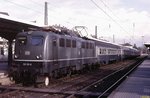 139 135 mit E 3619 nach Neustadt/Schww. im Hbf. Freiburg - 14.01.1993