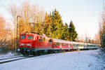 01. Januar 2001, Noch geschätzte 500 m, dann hat 139 313 mit ihrem Nahverkehrszug von Berchtesgaden den Freilassinger Bahnhof erreicht.