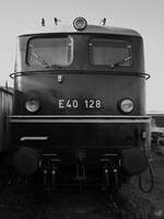 In Brohl-Lützing war die 1959 gebaute Elektrolokomotive E40 128 als Teil der Fahrzeugausstellung zum 120-jährigem Jubiläum der Brohltalbahn zu sehen.