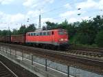 BR 140 526-6 mit Gterzug fhrt im Bochumer Gterbhf.