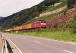 DB 140 259-3 mit Containerzug bei Asmannshausen am 12. August 1999.