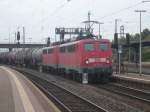 Am 20.09.08 fahren 2 140er in doppeltraktion mit 140 858-2 als fhrende Lok   mit ihrem Kesselwagengterzug durch den Bahnhof Gieen in richtung Norden.