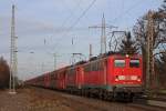 140 799+140 811 am 22.12.13 mit einem Kohlezug in Ratingen-Lintorf.