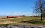 140 368-2 fuhr am 13.03.2015 mit einem Güterzug von Osnabrück nach Emden, hier bei Petkum.