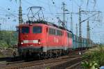 Mit einem langen Kohlenzug am Haken verließen 140 806-1 und Schwesterlok Köln-Gremberg am 17/08/2009.