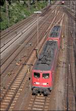 140 864 und 140 791 rckt in die Parkposition des Rangierbahnhof Hagen-Vorhalle ein.