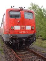 140 100-9 am 25.04.2005 mit Unfallschaden im Betriebshof Gremberg.