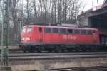 BR 140 327-8 bei der Durchfahrt in Hannover Bornum am 19.02.2009