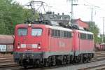 Die nchste Doppeltraktion 140er, 140 810-3 mit Schwesterlok durchfahren Kln West als Lokzug Richtung Kln Ehrenfeld, aufgenommen am 07.07.2009