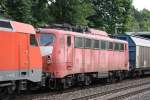 140 024 mit einem Gterzug aber hinter einer 152 in Limmer am 27.07.2010