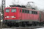 Die 140 502-6 durchfhrt Duisburg Neudorf am 07.12.2010