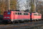 Die 140 815-2 & 140 810 ziehen in DT ein leeren Andernach Richtung Oberhausen West durch Ratingen Lintorf am 12.11.2011