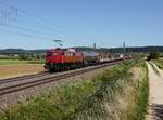 Die 140 856 mit dem Henkelzug am 18.08.2019 unterwegs bei Wettelsheim.