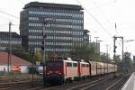RBH 165 (140 801)+RBH 162 (140 789) am 18.10.13 mit einem Kohlewagenzug in Düsseldorf-Rath.