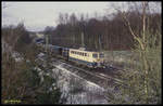 140423 ist hier am 14.3.1992 um 9.07 Uhr mit einem Güterzug in Osnabrück Hörne nach Osnabrück unterwegs.