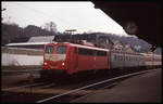 140836 steht am 10.3.1993 um 15.00 Uhr mit dem N 6571 nach Siegen am Bahnsteig in Betzdorf.