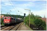 140 614-9 durchfhrt mit dem mittglichen Daimlerzug Rastatt - Sindelfingen den Bahnhof Bilfingen. 26.07.07