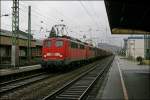 140 788 und 140 810 bringen einen Coilzug aus dem Ruhrgebiet nach Finnentrop.