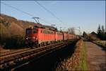 140 760 und 140 765 bringen im Abendlicht des 09.02.2008 einen leeren Kohlezug zurck ins Ruhrgebiet. 