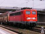 BR 140 037-3 mit BMW Autozug am 13.07.2008 in Regensburg.