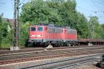 140 785-7 und 140 858-2 gemeinsam unterwegs in Asperg bei Stuttgart am 5.08.2008.