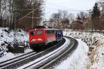 140 854 zieht einen leeren Autozug durch Freiberg in Richtung Dresden. 22.12.09