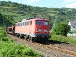 140-621 zieht am 15.7.10 einen gemischten Gterzug durch Oberwesel Richtung Bingen.