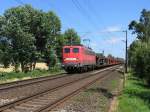 Die gute alte 140 450-8 mit einem Gterzug von Emden in die Richtung Salzbergen bei Beckhusen am 16-7-2010.