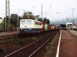 Heute drei verschiedene Farben der BR 140: 140 524-0 mit einem Gterzug auf Bahnhof Andernach am 20-7-2000. Bild und scan: Date Jan de Vries.