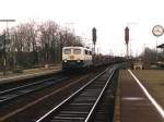 140 426-0 mit einem Gterzug in die Richtung Emden auf Bahnhof Salzbergen am 9-12-2000.