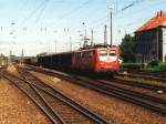 140 603-2 mit einem Gterzug auf Osnabrck Hauptbahnhof am 9-8-1995.