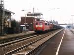 140 461-5 mit einem Gterzug auf Bahnhof Hasbergen am 5-2-2000.