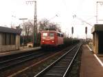 140 708-9 mit einem Gterzug auf Bahnhof Salzbergen am 9-12-2000.