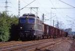 140 124 hat bei Ratingen Lintorf noch wenige Kilometer bis zum Rbf. Duisburg Wedau vor sich, 20.06.1987.