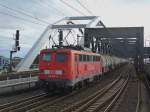 140 013-4 zog einen Kesselwagenzug am 06.10.2011 von Ludwighafen nach Mannheim ber die Konrad Adenauer Brcke  