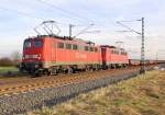 Die beiden Eloks 140 790-7 und 140 791-5 fhren am Freitag den 27. Januar 2012 eine Stahlcoilleerzug von Nievenheim kommend in Richtung Neuss.