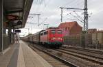 Ortswechsel: Hannover Linden-Fischerhof und 140 535-6 mit Autotransportzug in Richtung Seelze.