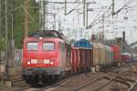 140 637-0 mit einem gemischten Gterzug am 12.05.2013 in Hannover Linden/Fischerhof.